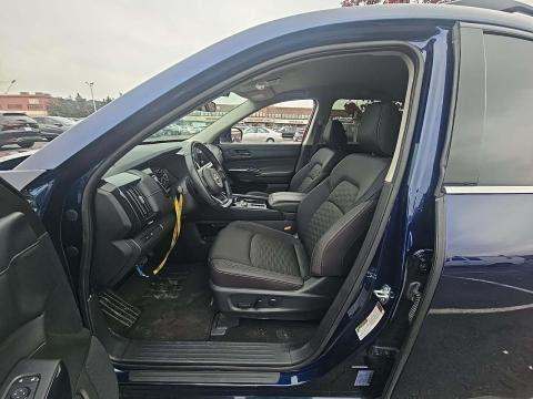 2024 Nissan Pathfinder SV FWD