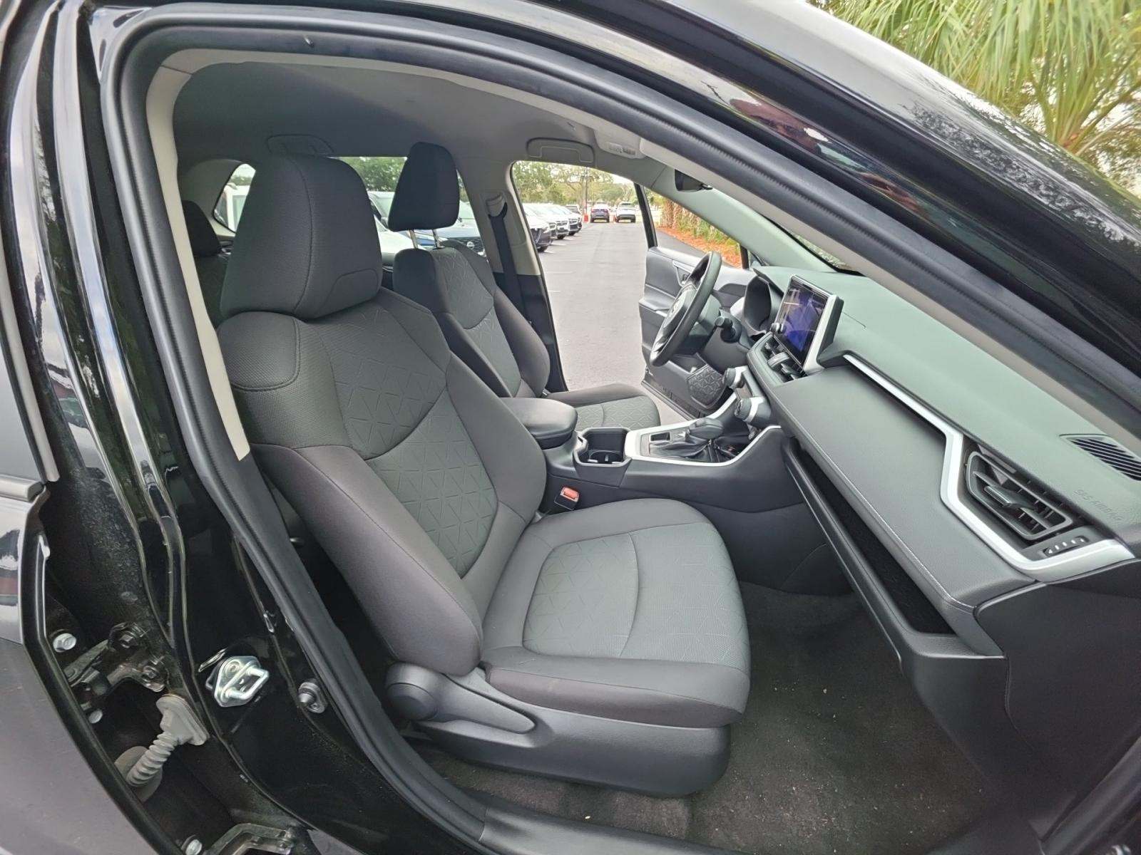 2023 Toyota RAV4 XLE AWD