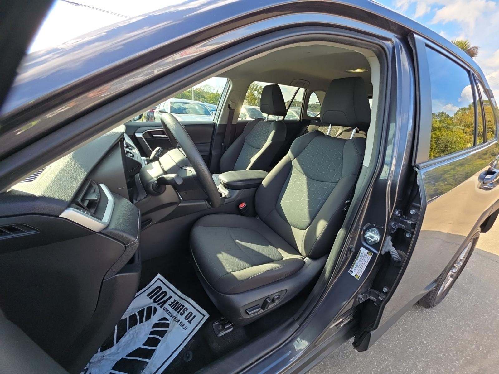 2023 Toyota RAV4 XLE AWD