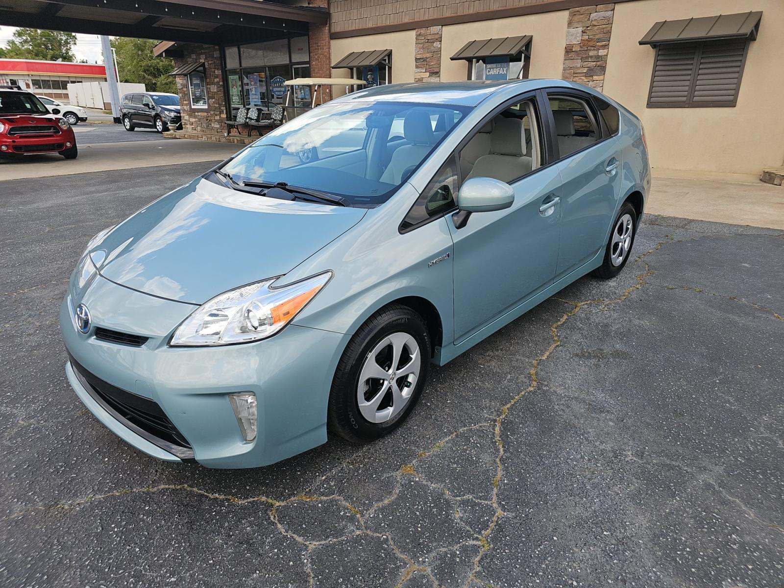 TOYOTA PRIUS - 1