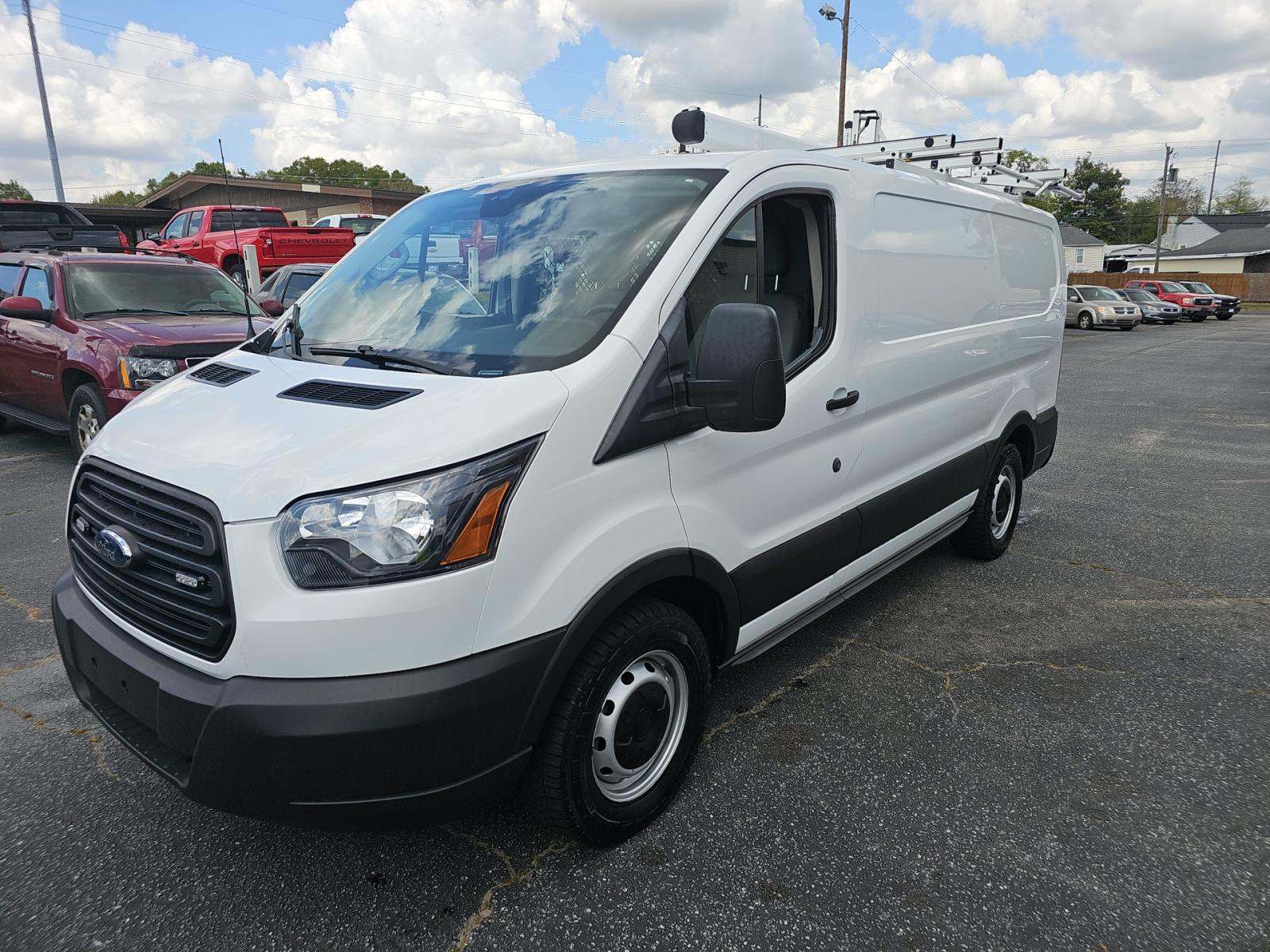 FORD TRANSIT 150 - 1