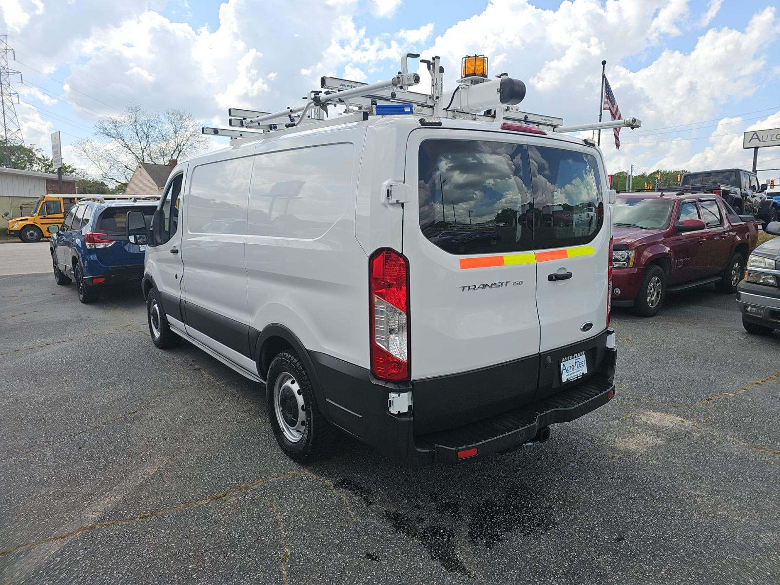 FORD TRANSIT 150 - 2