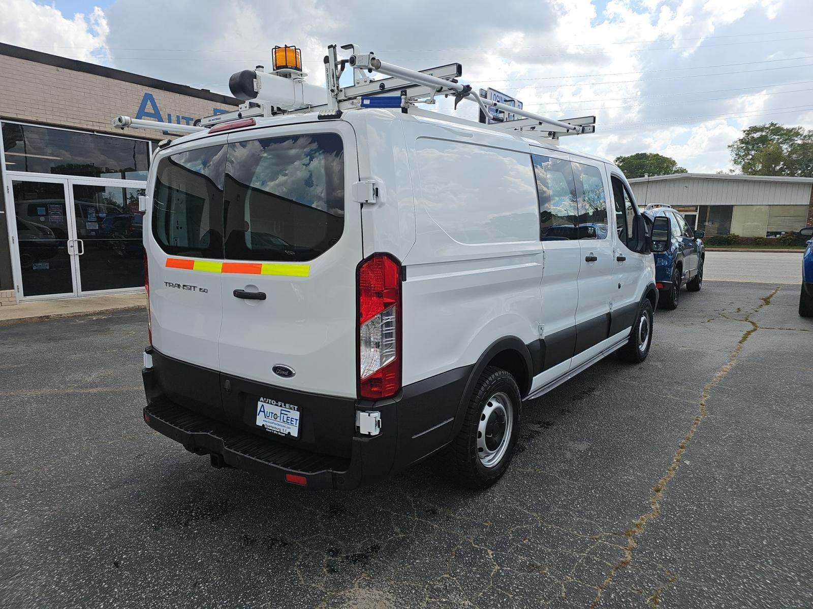 FORD TRANSIT 150 - 3