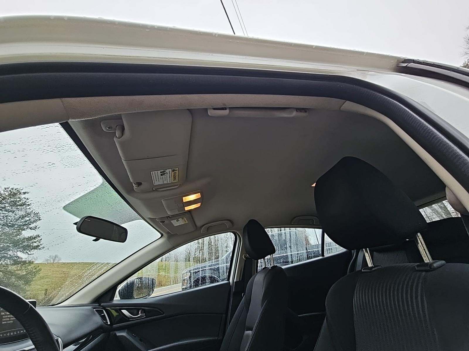 2015 MAZDA MAZDA3 i Touring FWD