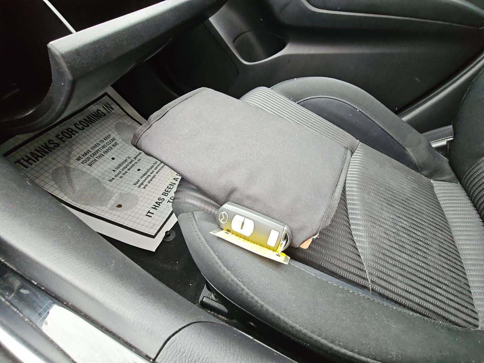 2015 MAZDA MAZDA3 i Touring FWD