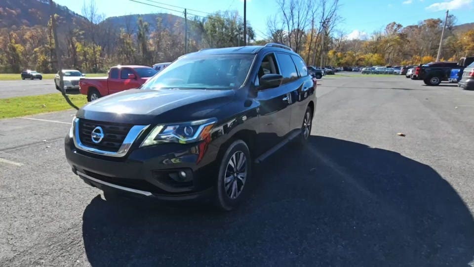 2017 Nissan Pathfinder SV