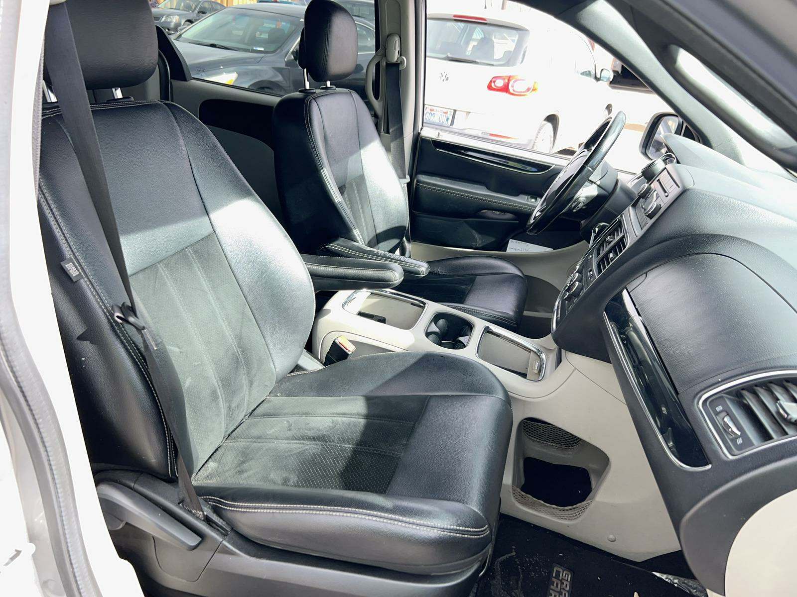 2017 Dodge Grand Caravan SXT FWD