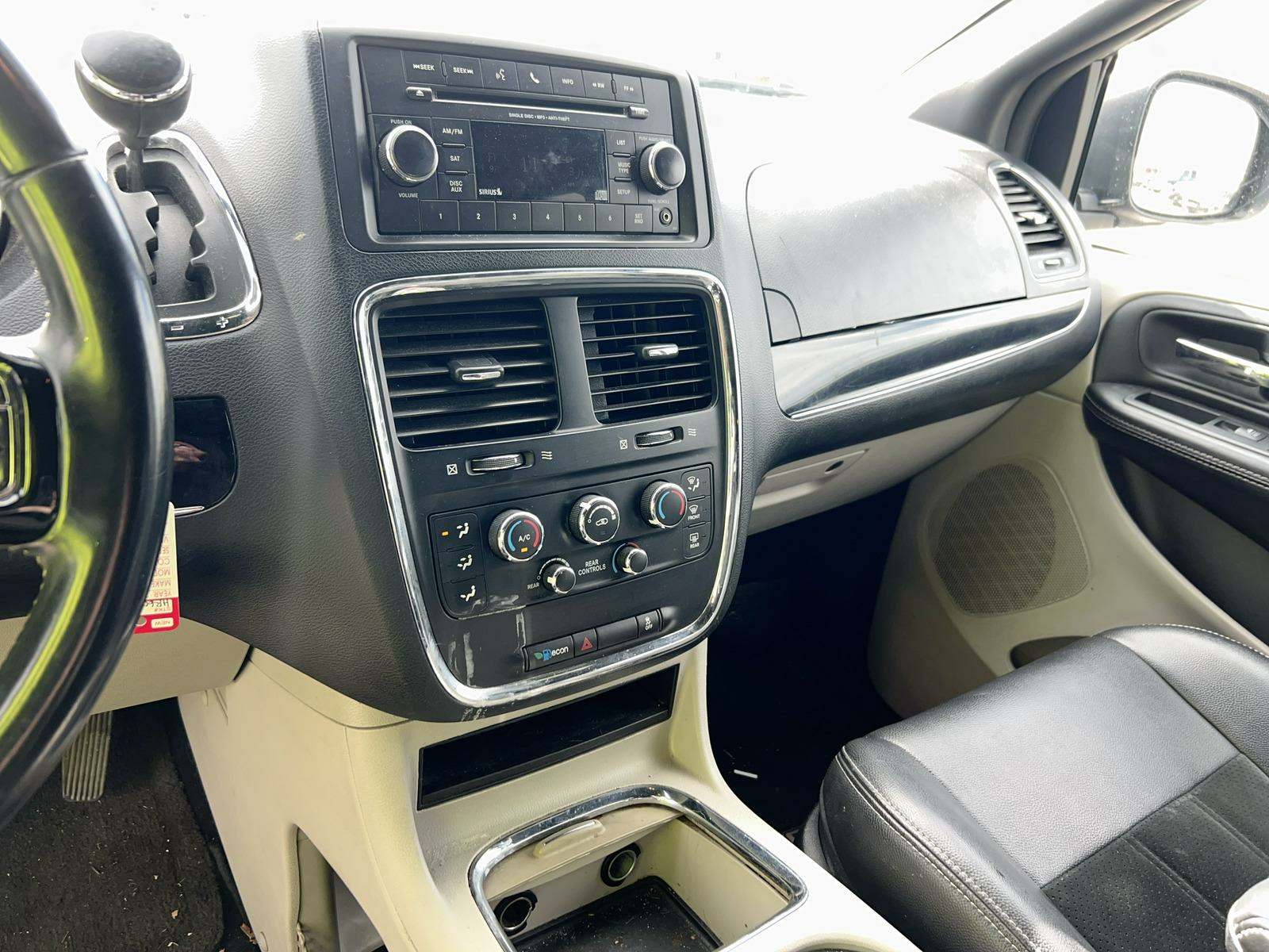 2017 Dodge Grand Caravan SXT FWD