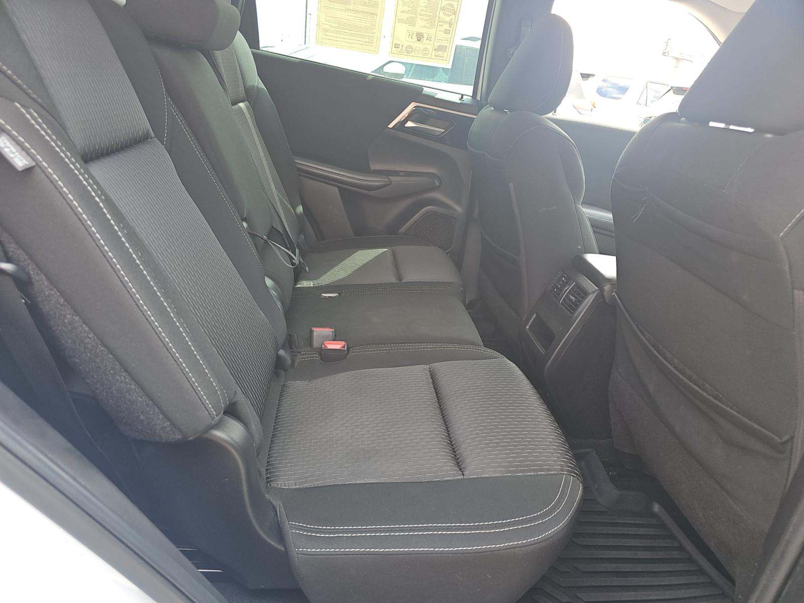 2023 Mitsubishi Outlander ES FWD