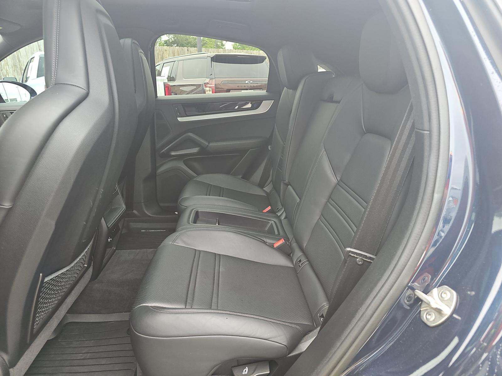 PORSCHE CAYENNE - 9