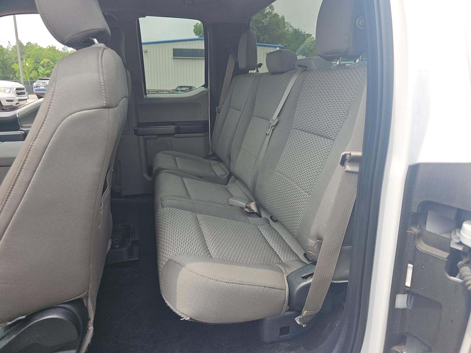 2015 Ford F-150 XLT RWD