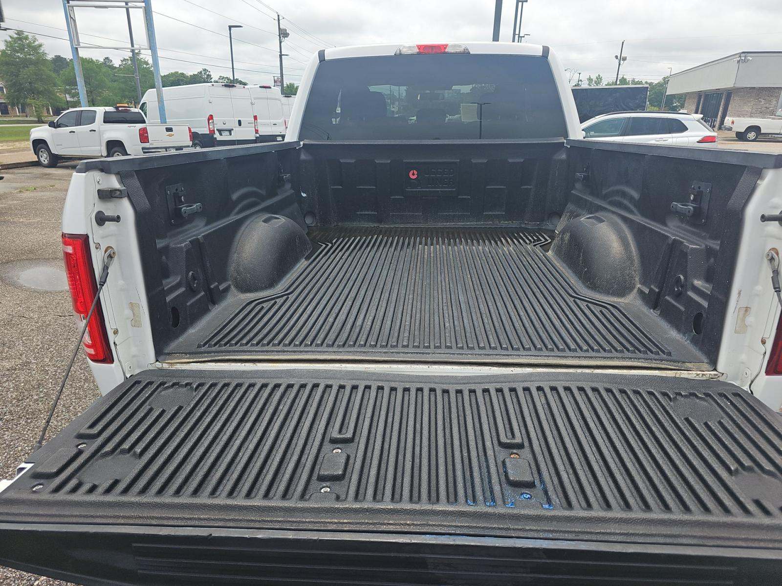 2015 Ford F-150 XLT RWD