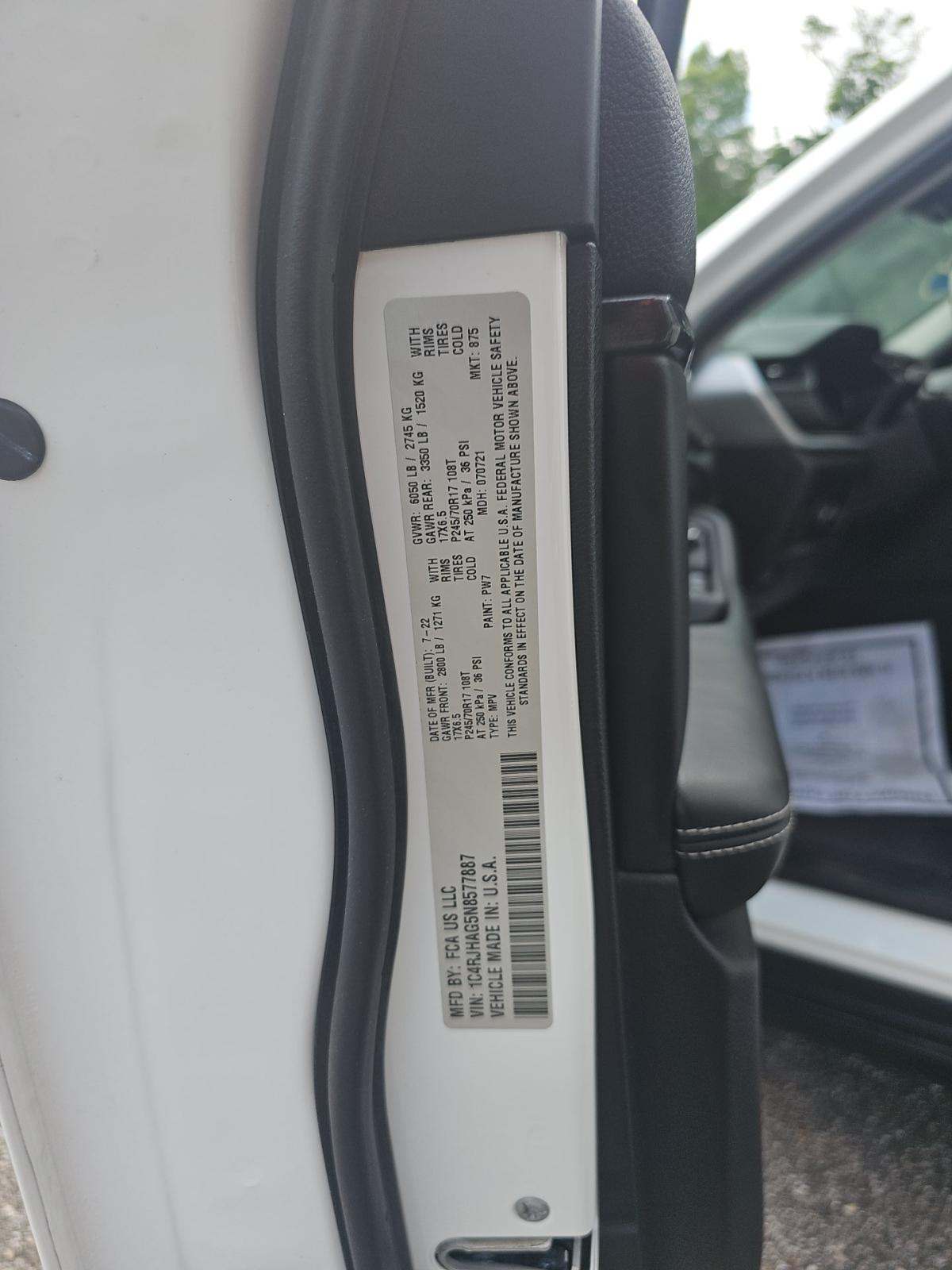 2022 Jeep Grand Cherokee Laredo AWD