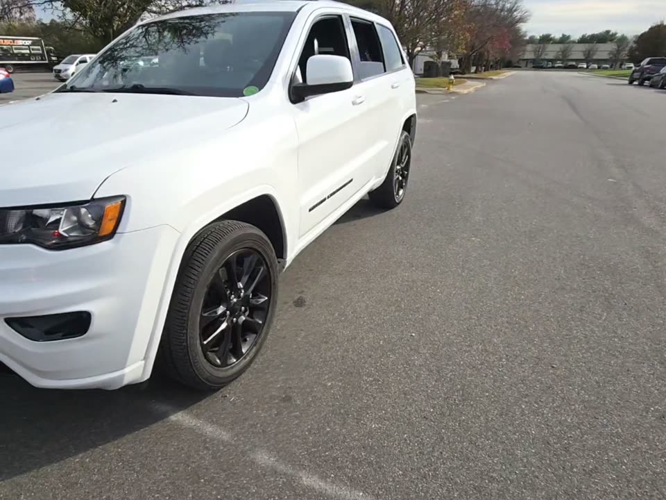 2022 Jeep Grand Cherokee Laredo X AWD