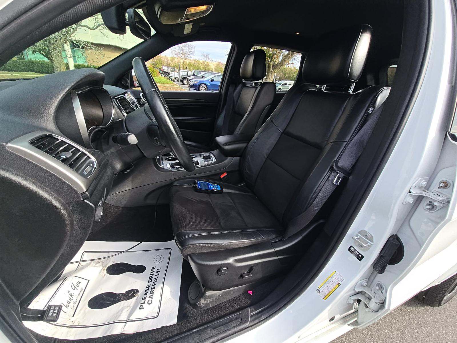 2022 Jeep Grand Cherokee Laredo X AWD