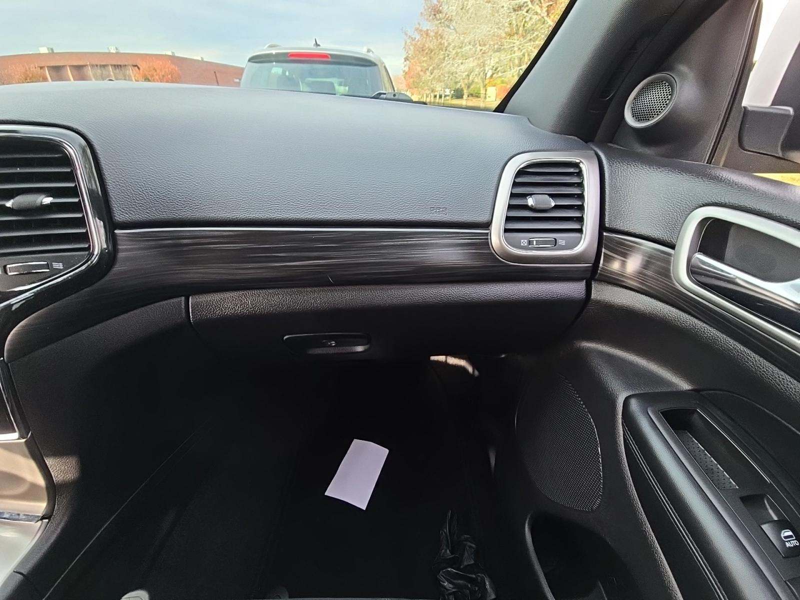 2022 Jeep Grand Cherokee Laredo X AWD