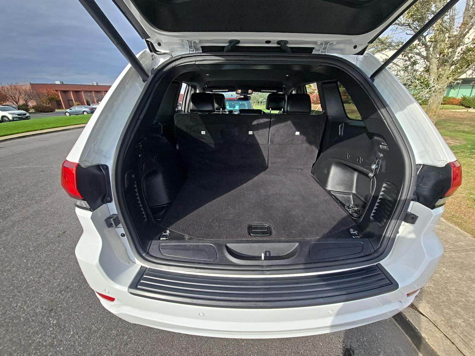 2022 Jeep Grand Cherokee Laredo X AWD