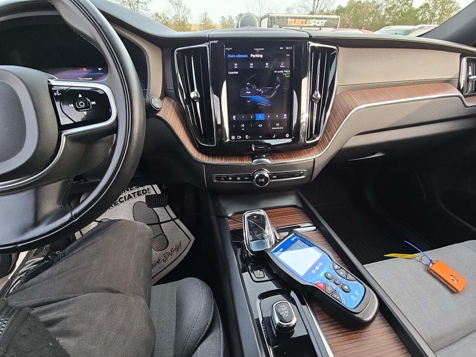 2022 Volvo XC60 Recharge T8 Inscription AWD