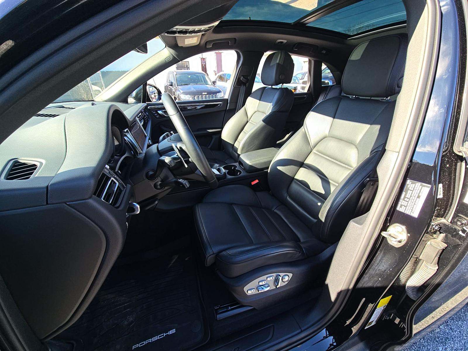 2024 Porsche Macan Base AWD