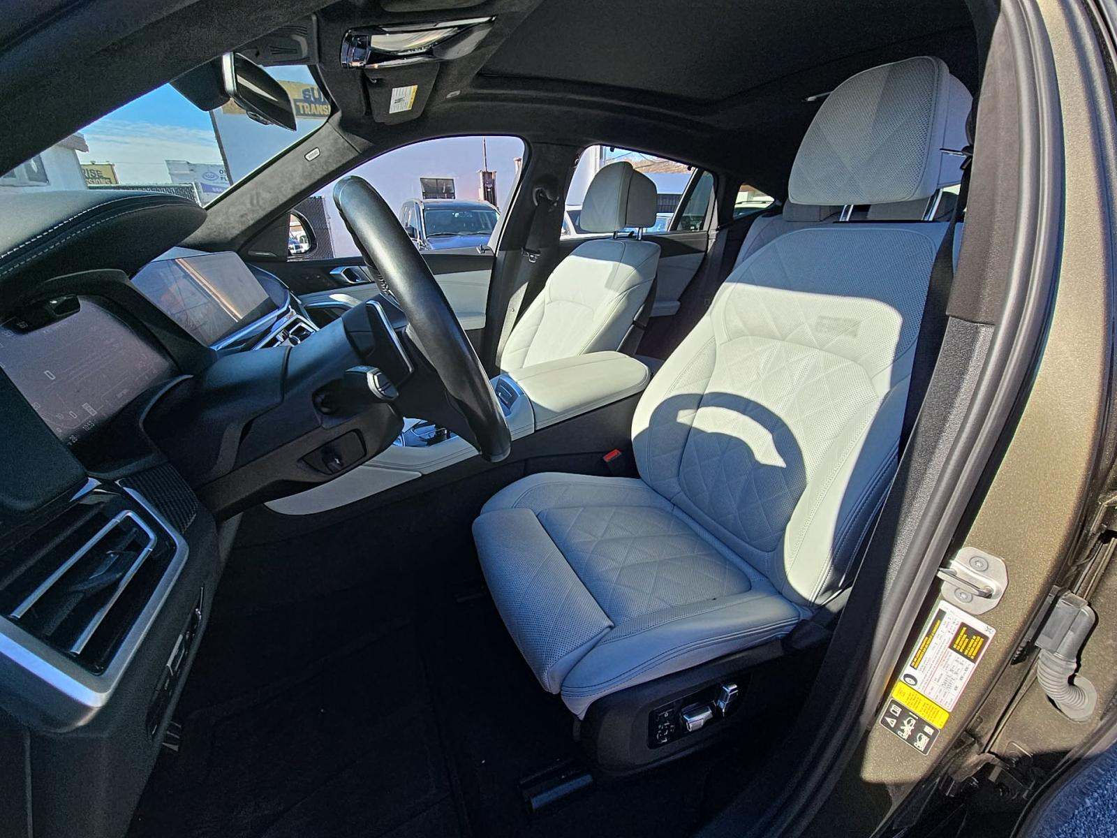 2023 BMW X6 M50i AWD