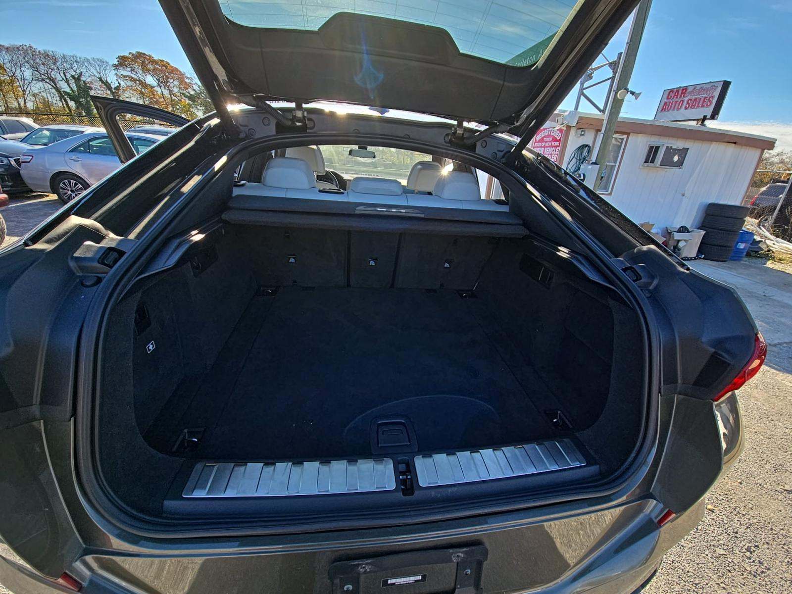 2023 BMW X6 M50i AWD