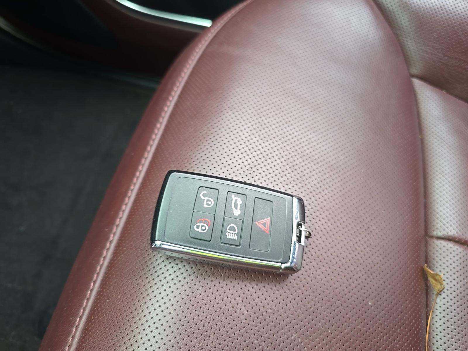 2024 Land Rover Range Rover SE AWD