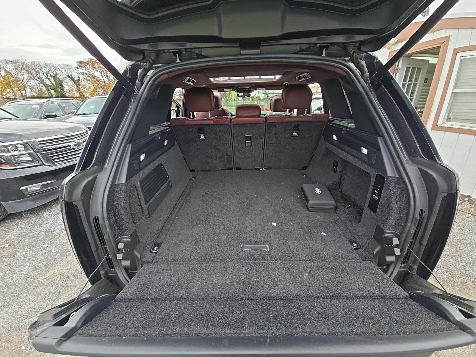 2024 Land Rover Range Rover SE AWD