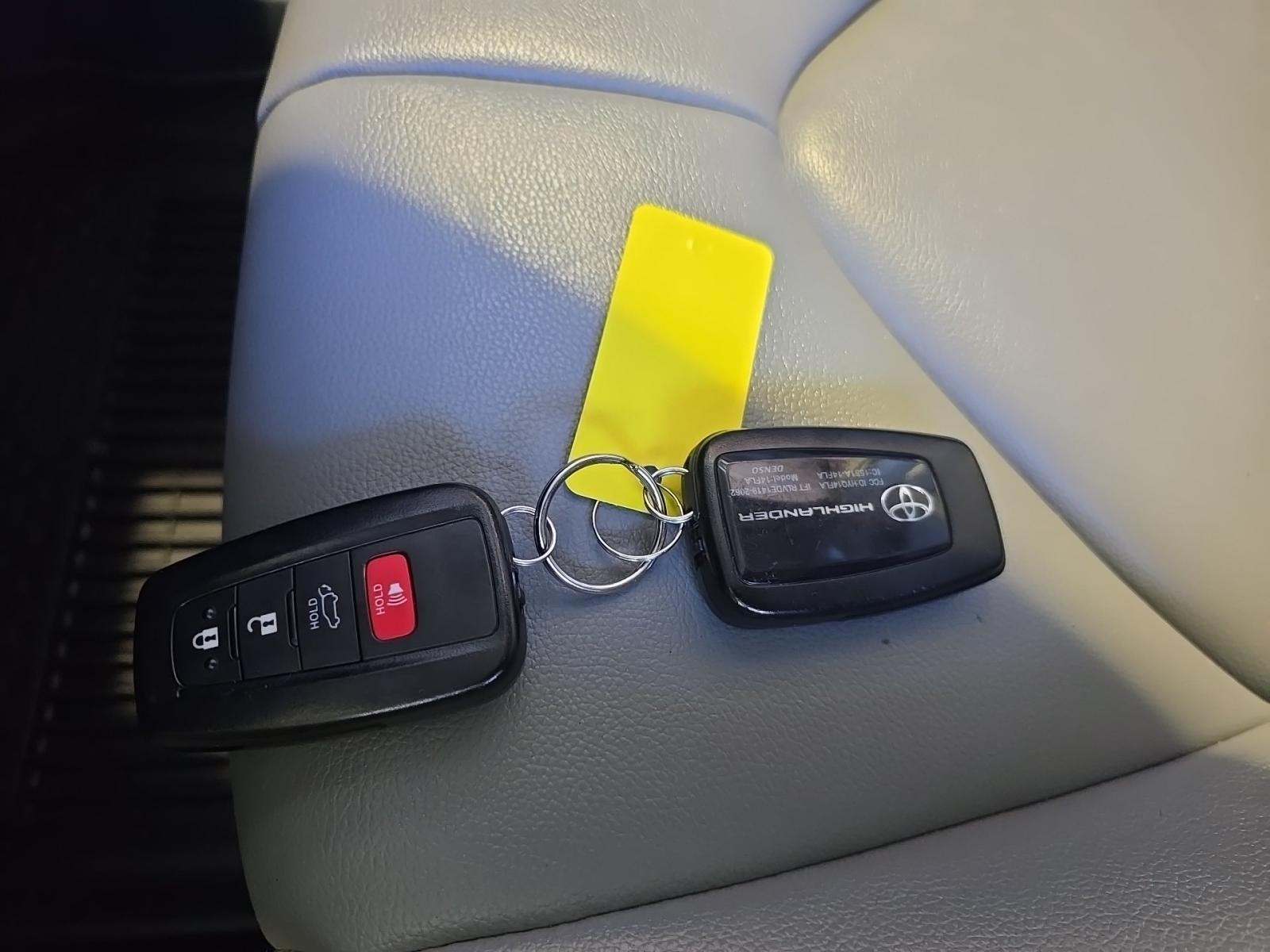 2022 Toyota Highlander XLE AWD