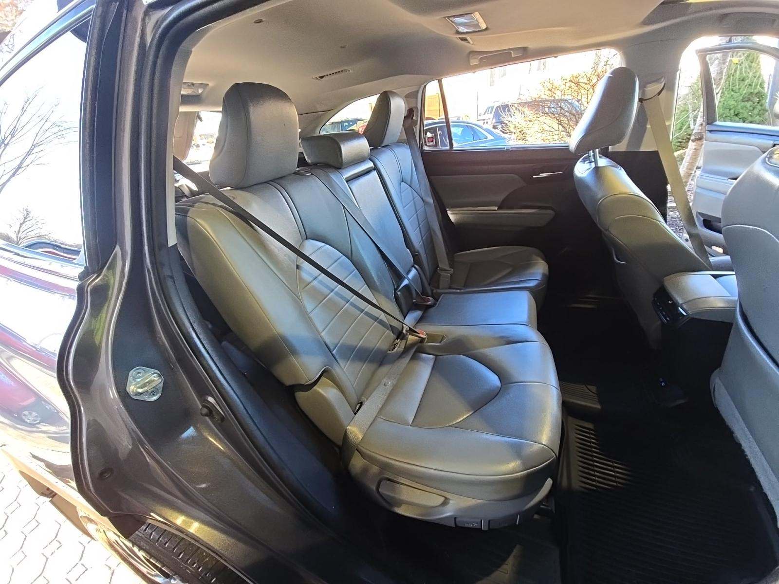 2022 Toyota Highlander XLE AWD