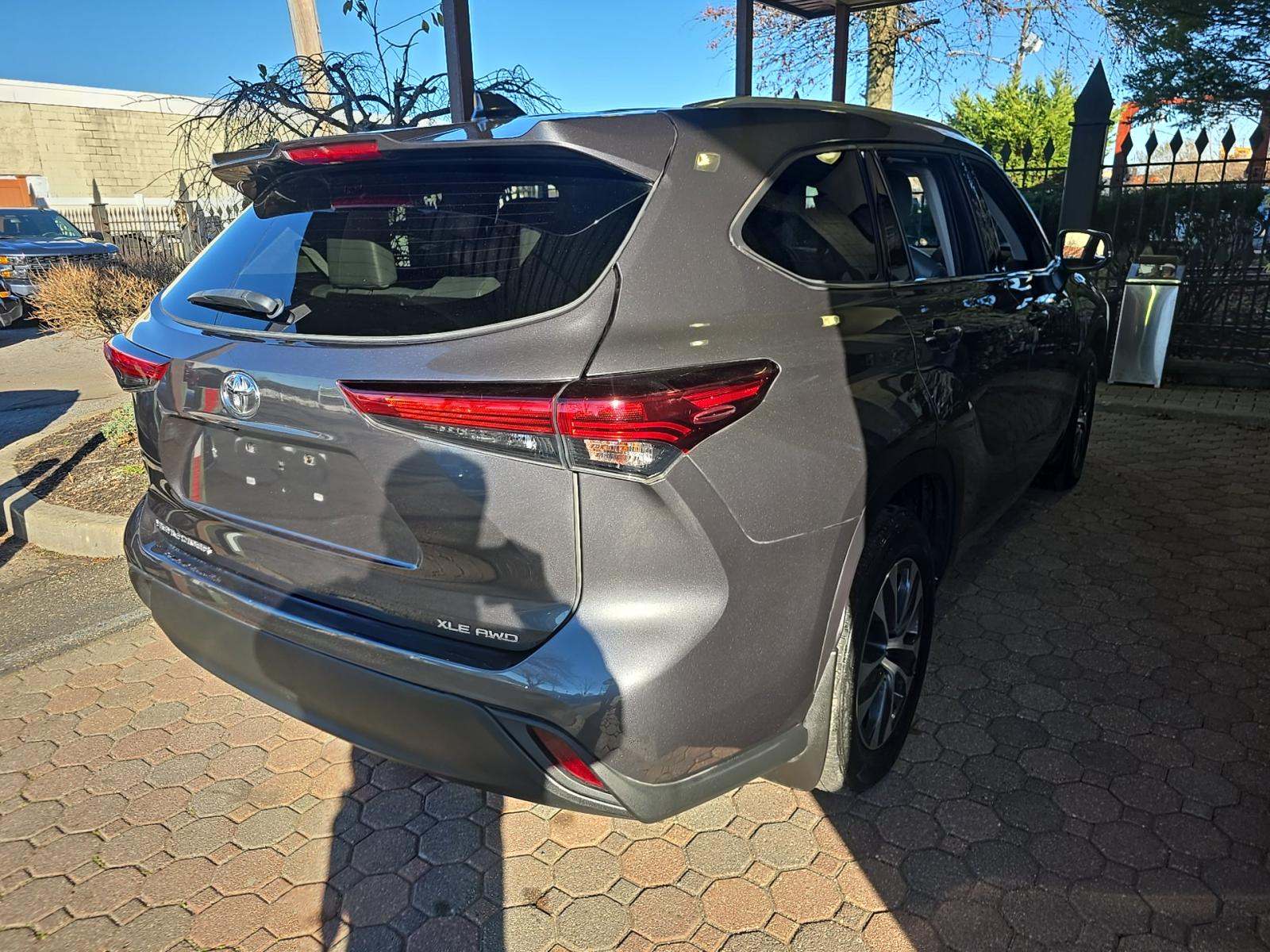 2022 Toyota Highlander XLE AWD