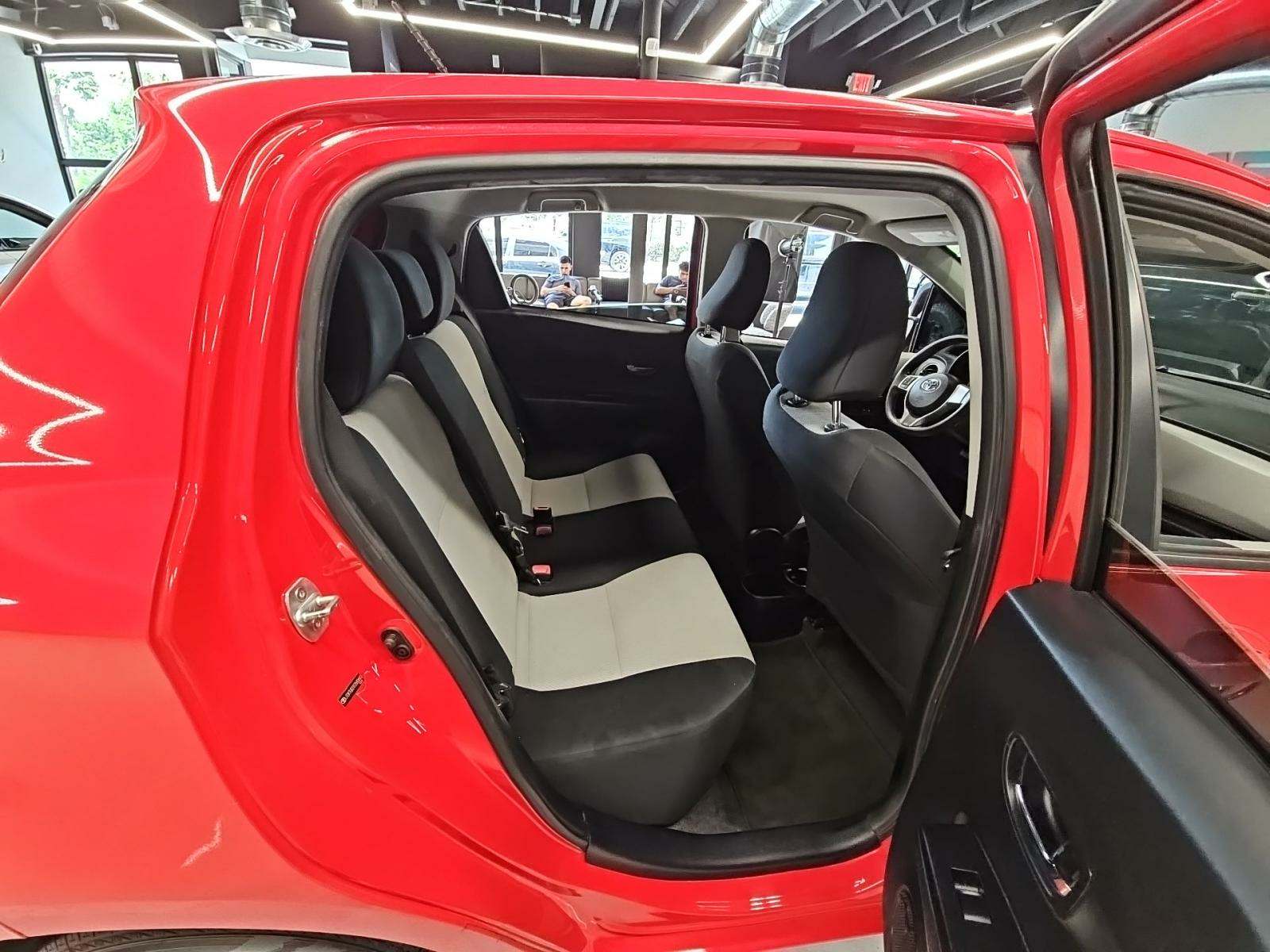 2014 Toyota Yaris LE FWD