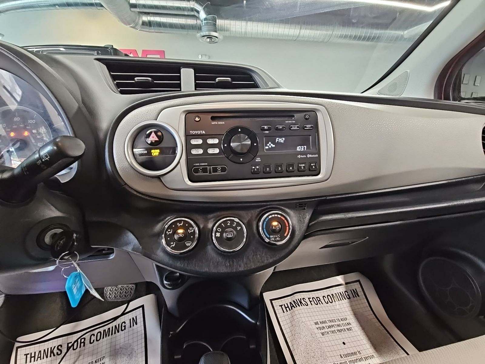 2014 Toyota Yaris LE FWD