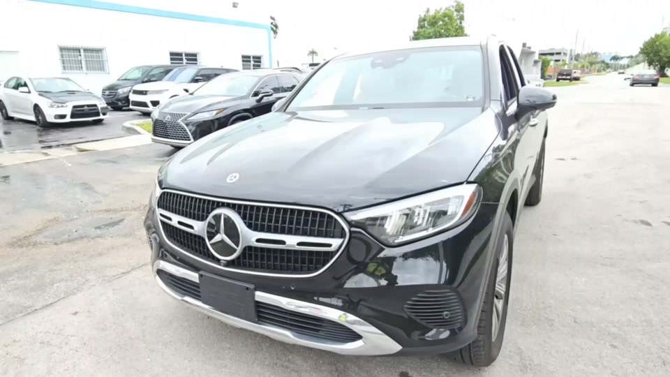 2023 Mercedes-Benz GLC 300
