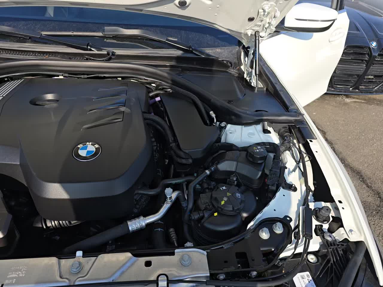 2025 BMW 3 Series 330i xDrive AWD