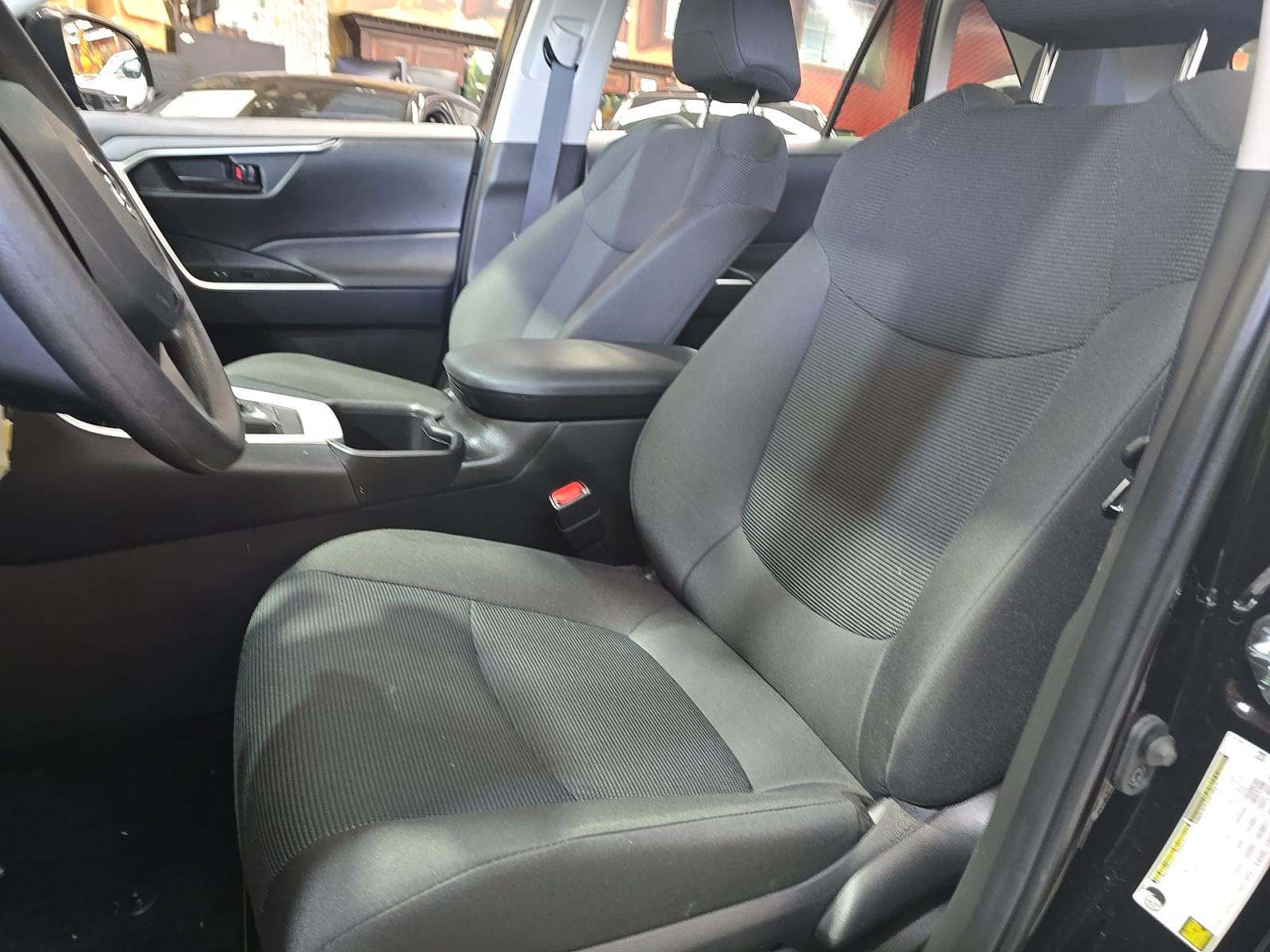 2025 Toyota RAV4 LE AWD