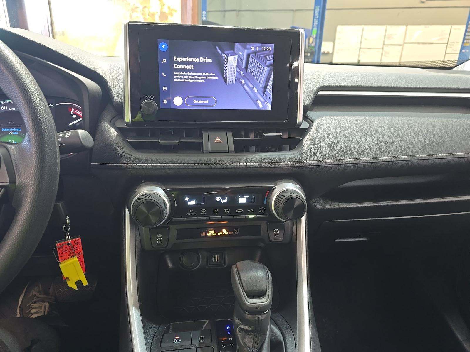 2025 Toyota RAV4 LE AWD