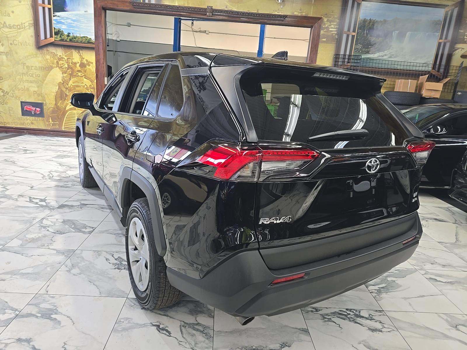 2025 Toyota RAV4 LE AWD