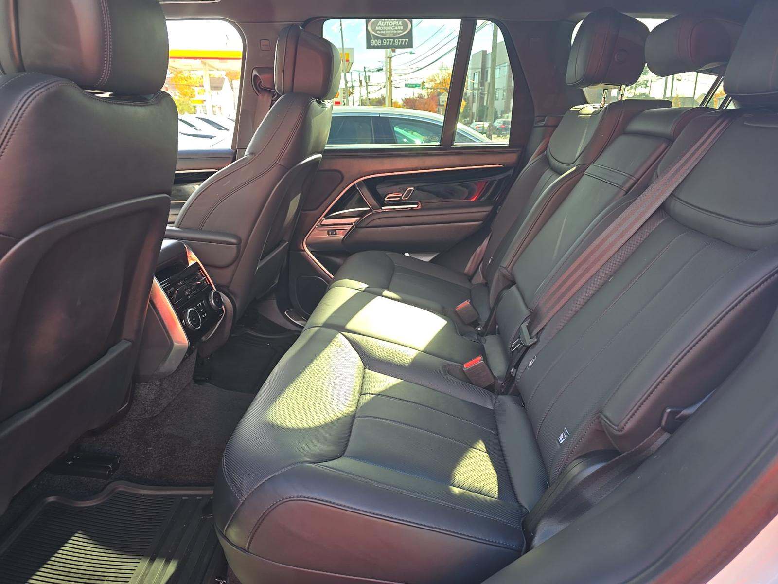 2023 Land Rover Range Rover SE AWD