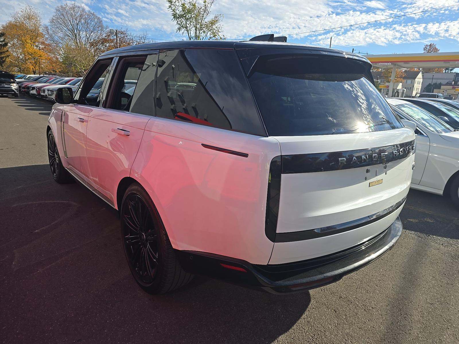 2023 Land Rover Range Rover SE AWD