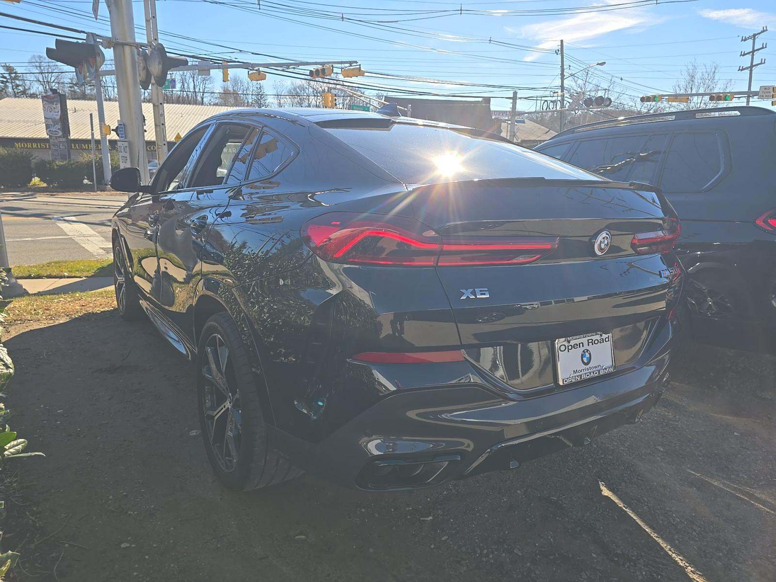 2023 BMW X6 M50i AWD