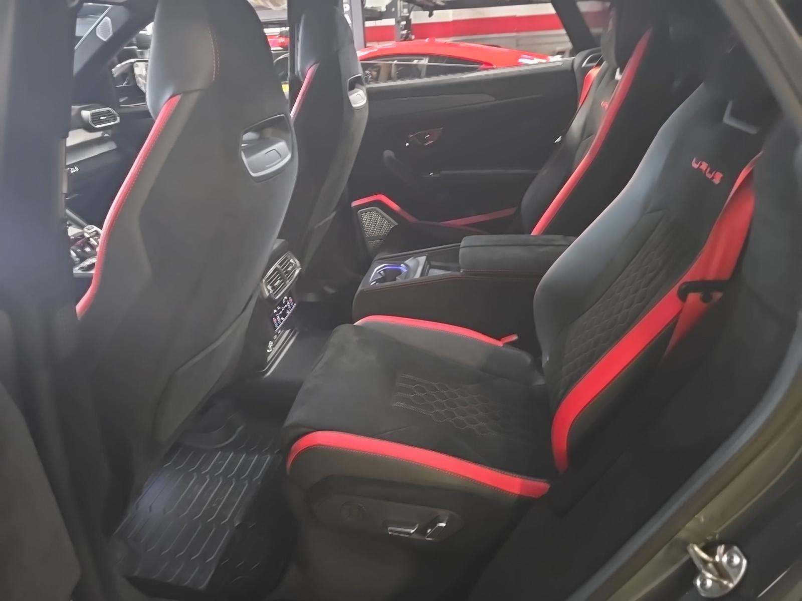 2024 Lamborghini Urus Performante AWD