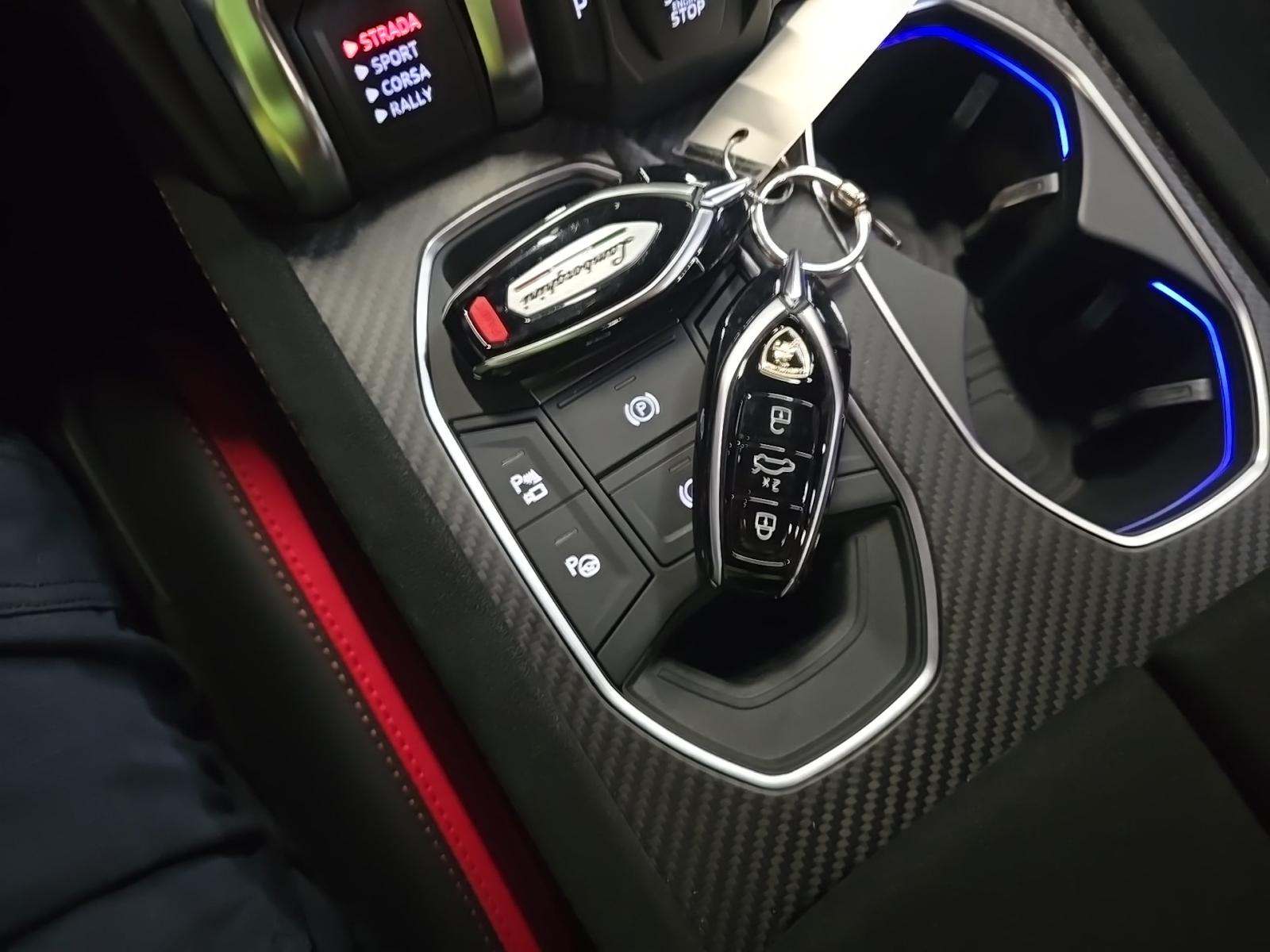 2024 Lamborghini Urus Performante AWD