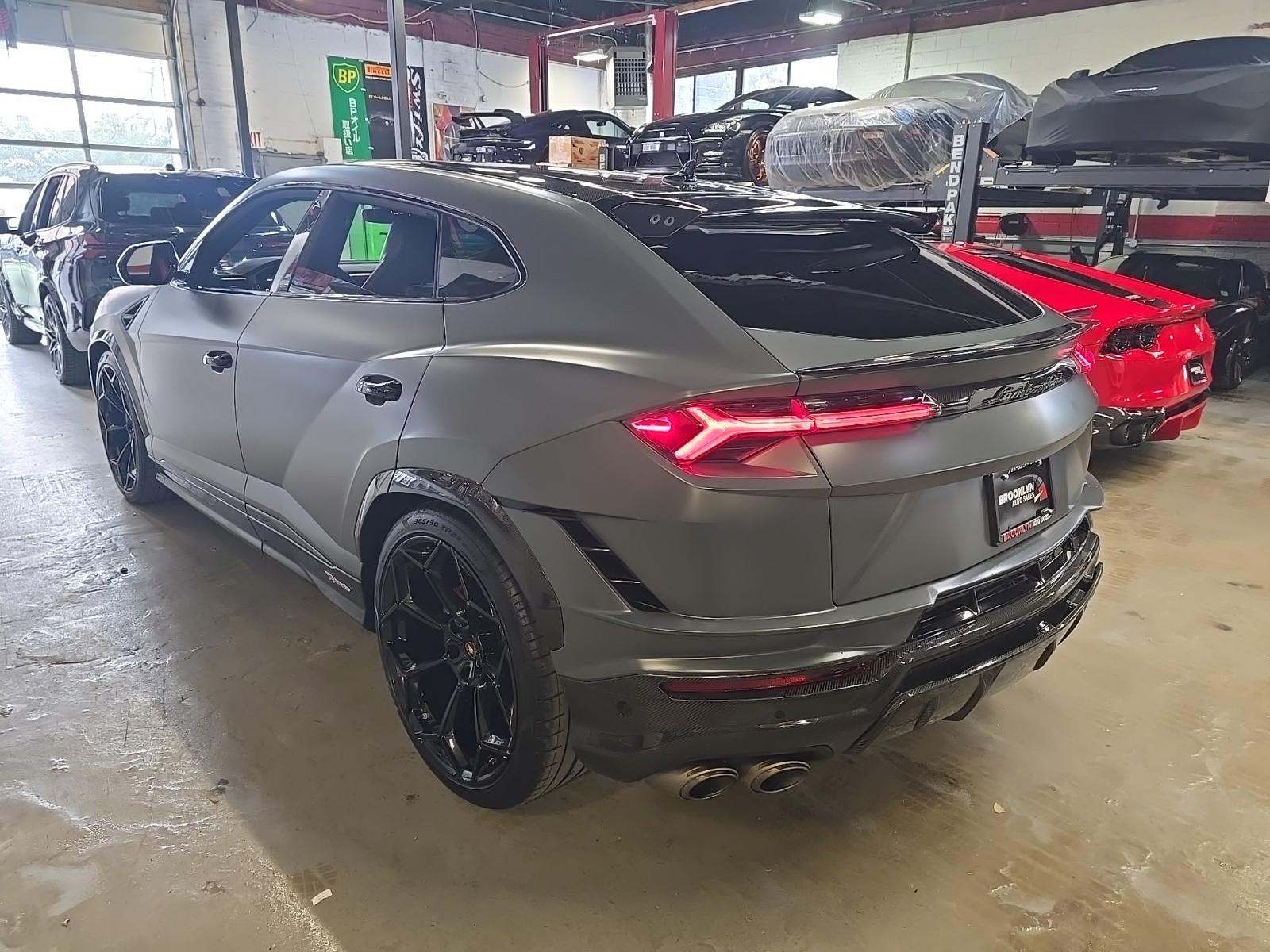 2024 Lamborghini Urus Performante AWD