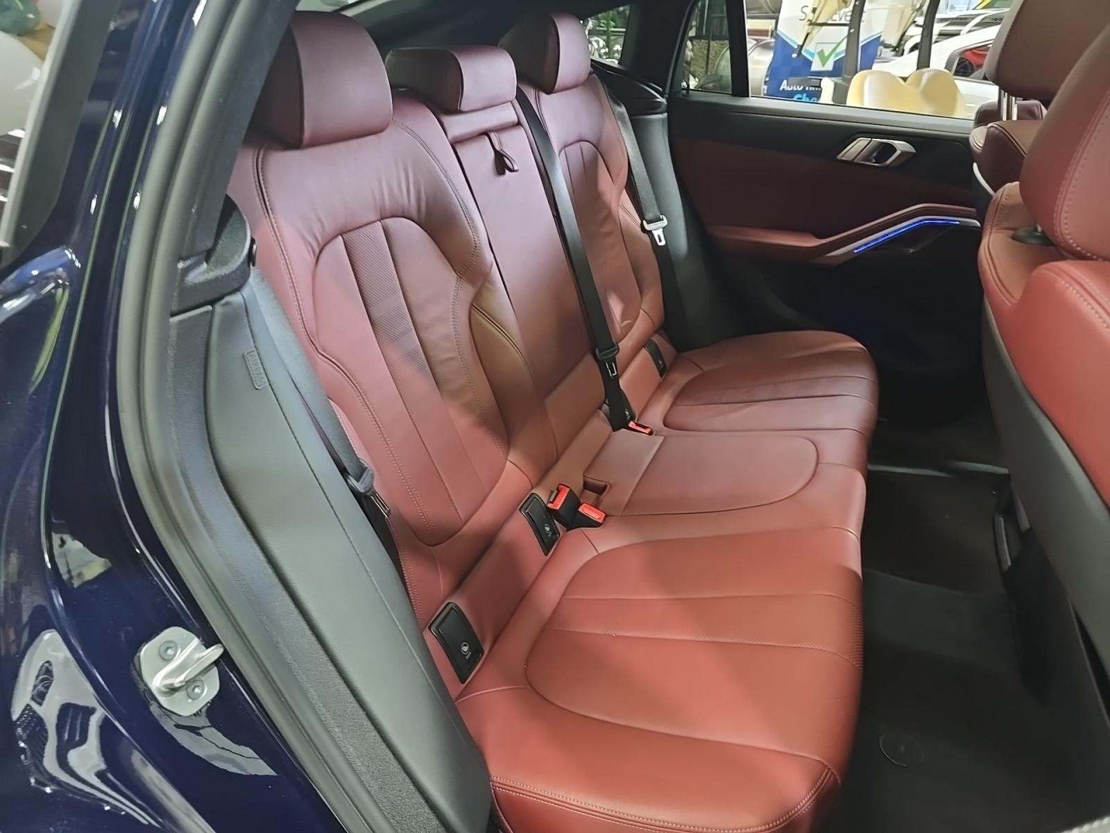 2022 BMW X6 xDrive40i AWD