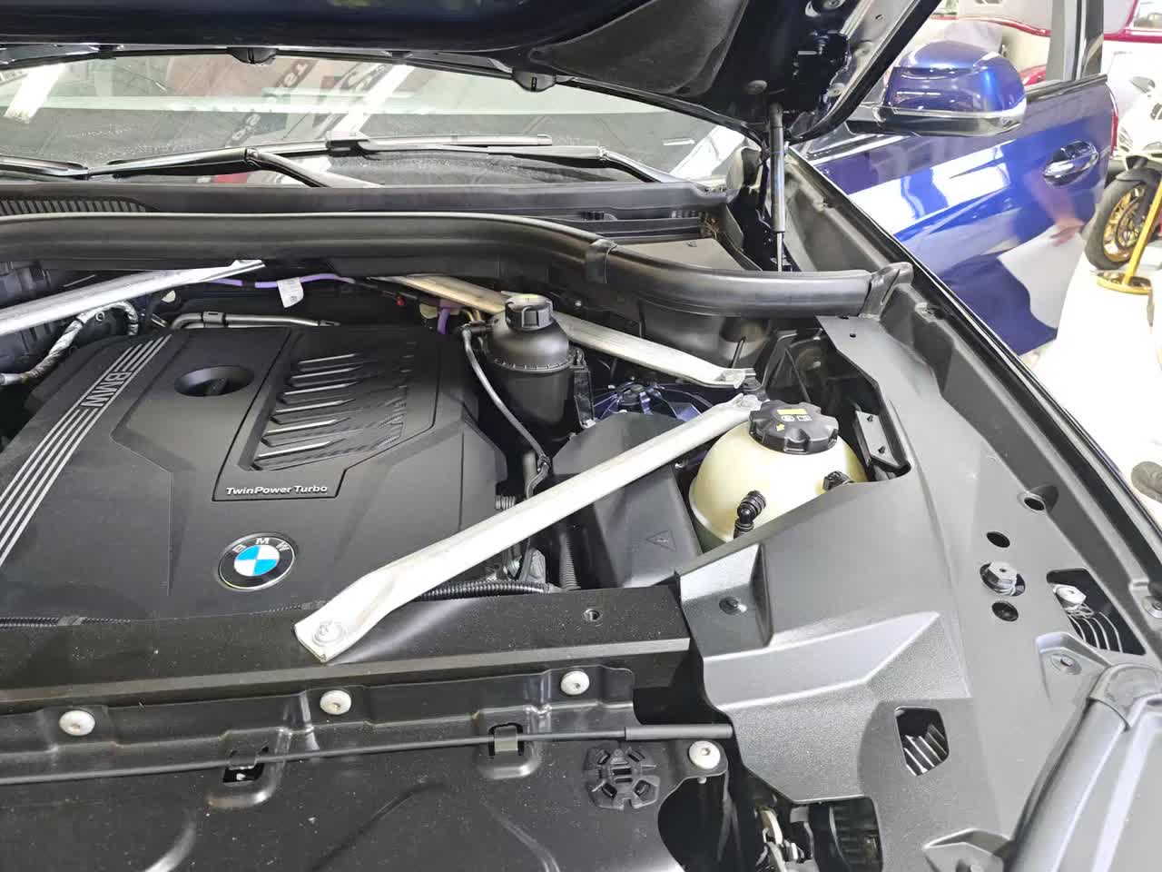 2022 BMW X6 xDrive40i AWD