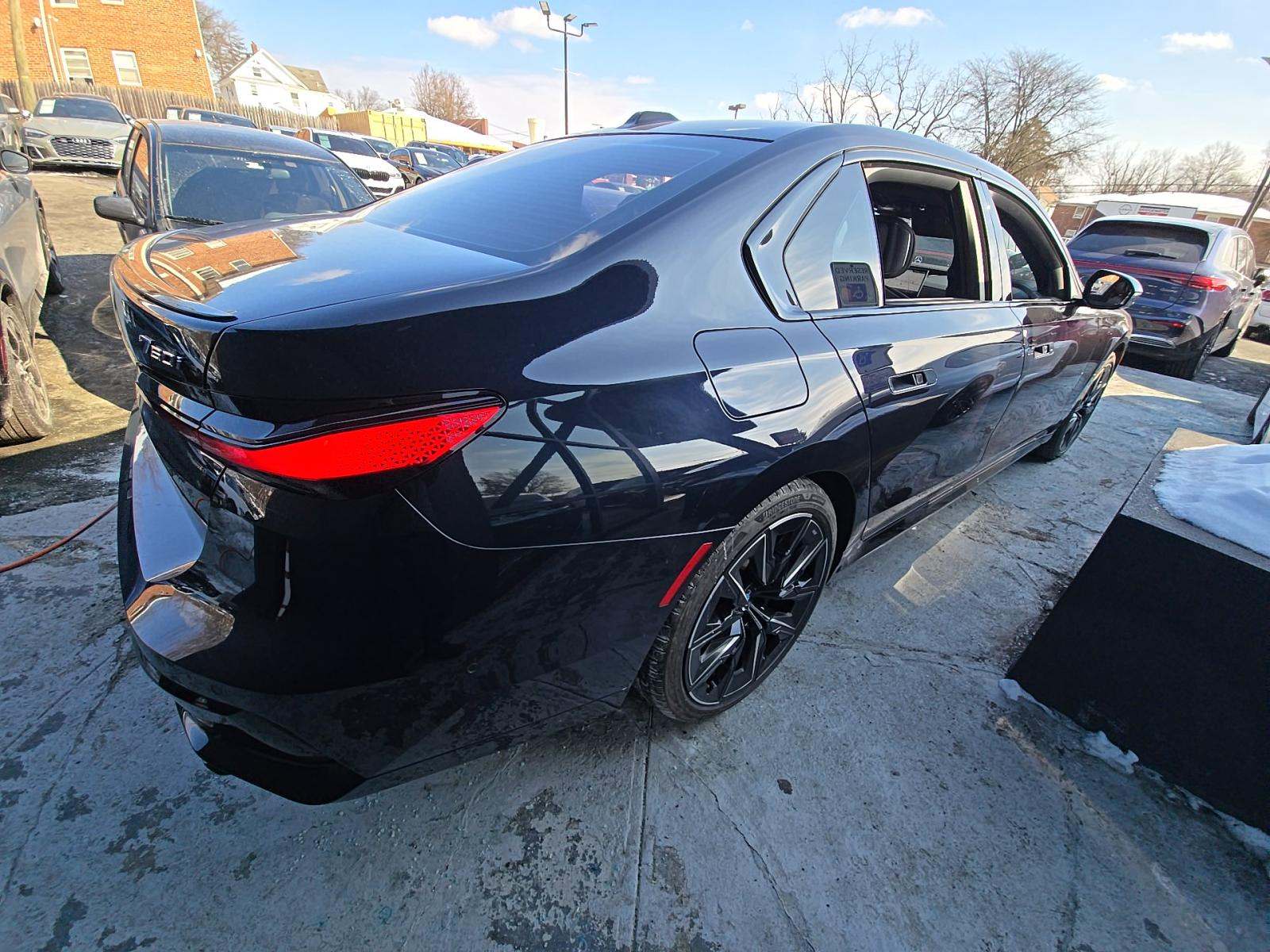 2023 BMW 7 Series 760i xDrive AWD