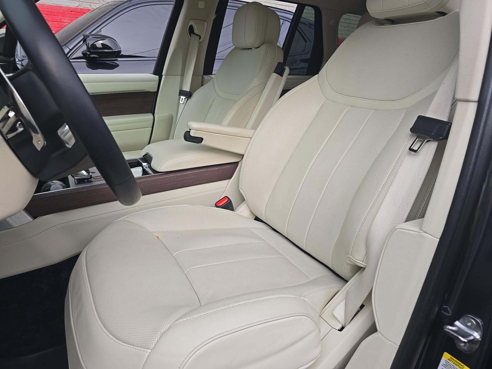 2024 Land Rover Range Rover SE AWD