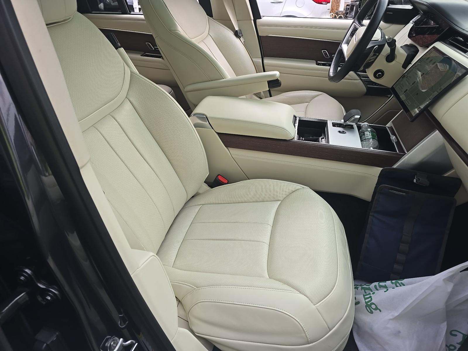 2024 Land Rover Range Rover SE AWD