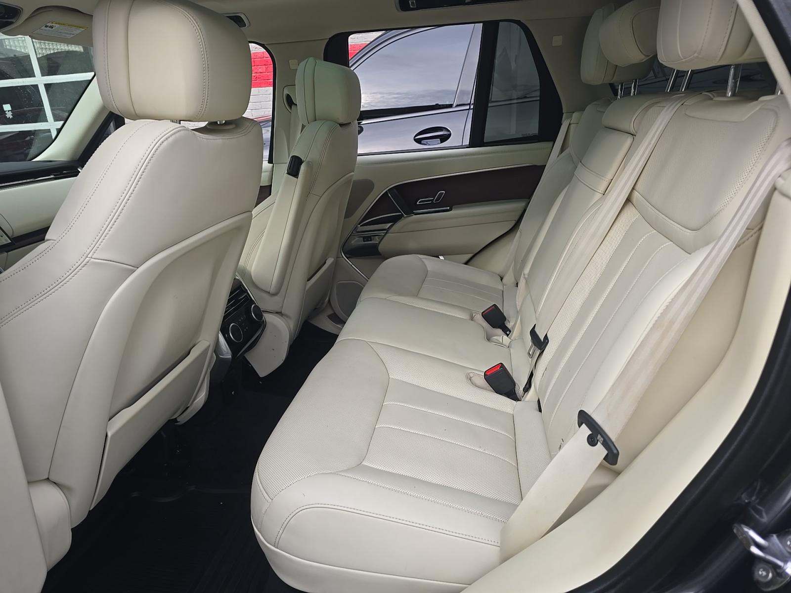 2024 Land Rover Range Rover SE AWD