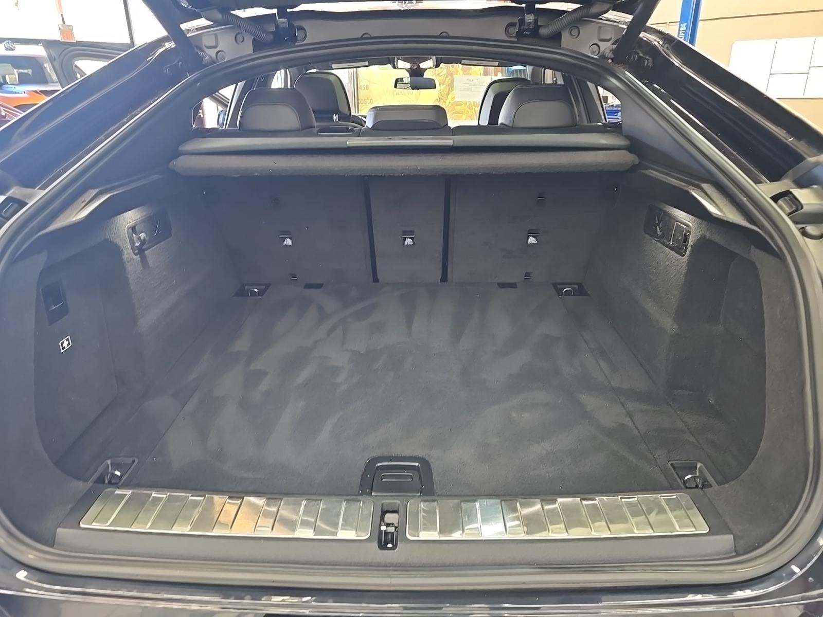 2023 BMW X6 xDrive40i AWD